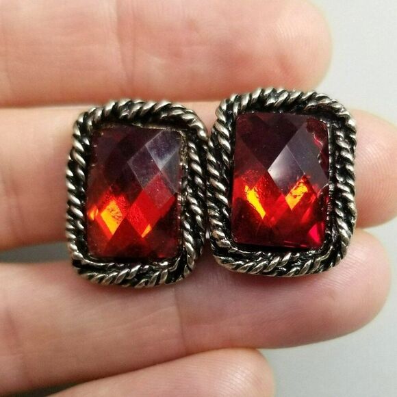 Vintage Red Rhinestone Rectangle Clip On Earrings, Silver Tone Setting, Estate - Picture 1 of 6